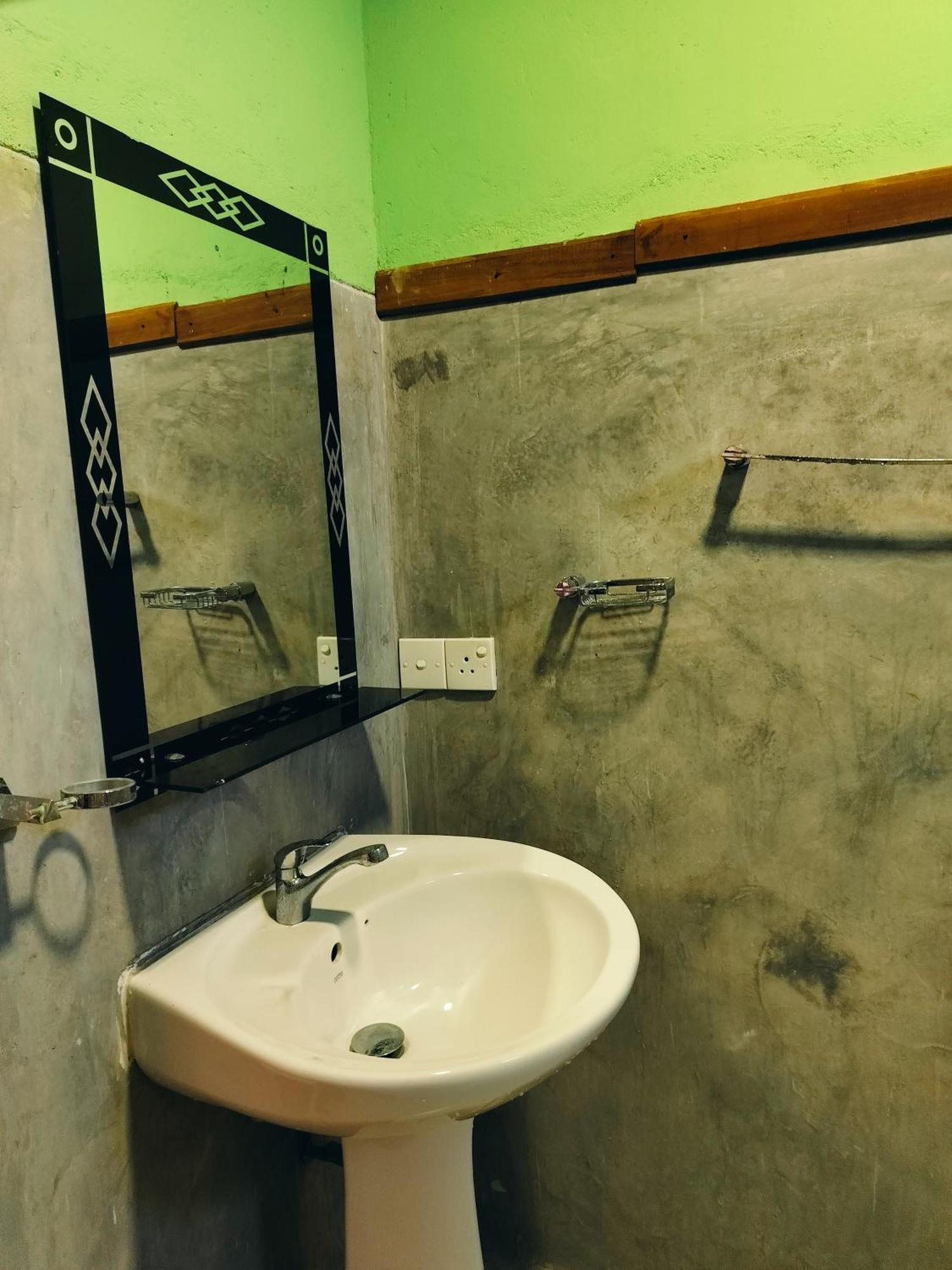 Nancy Guest Hotel Мириса Екстериор снимка