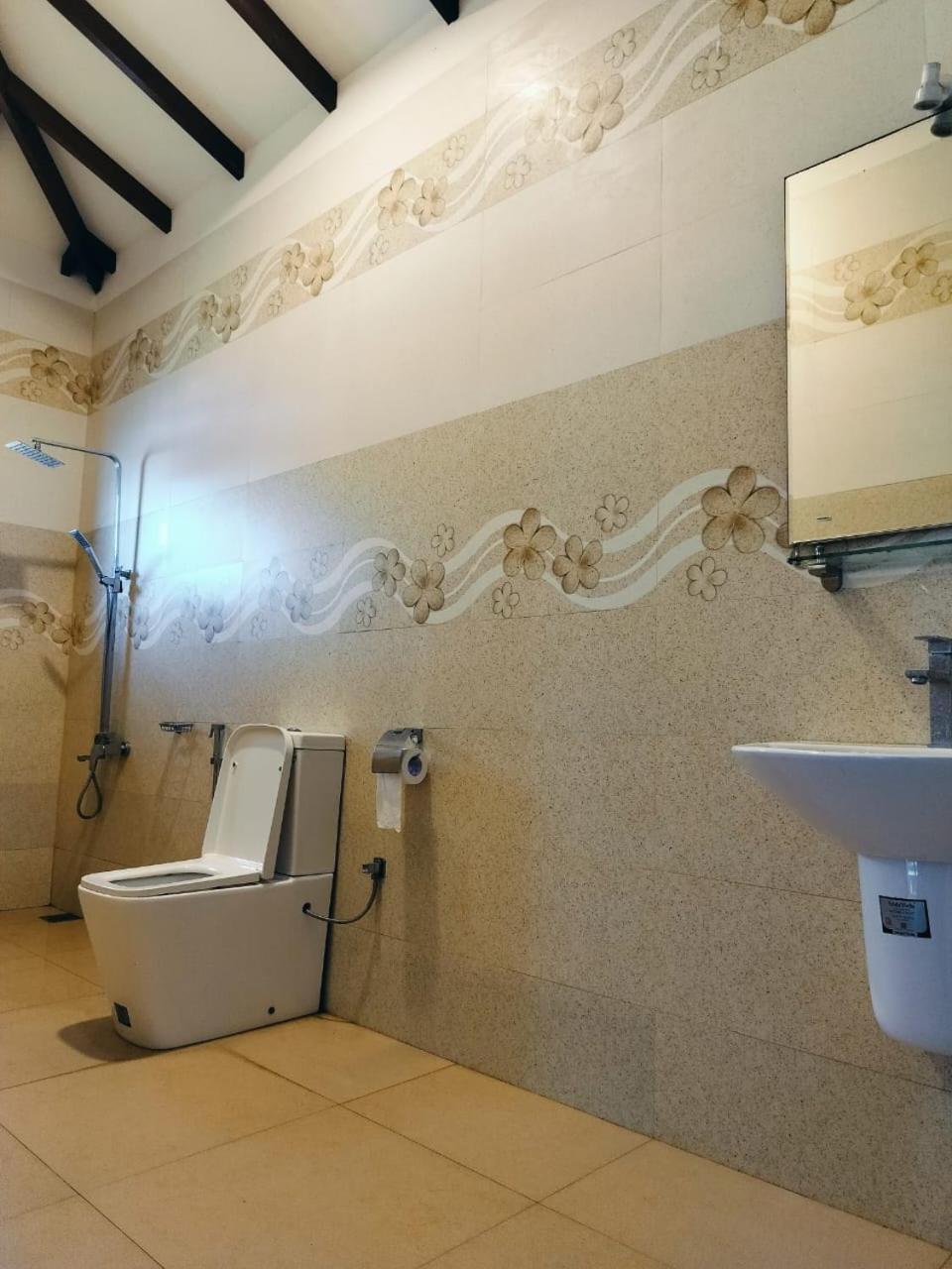 Nancy Guest Hotel Мириса Екстериор снимка