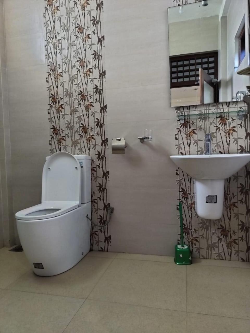 Nancy Guest Hotel Мириса Екстериор снимка